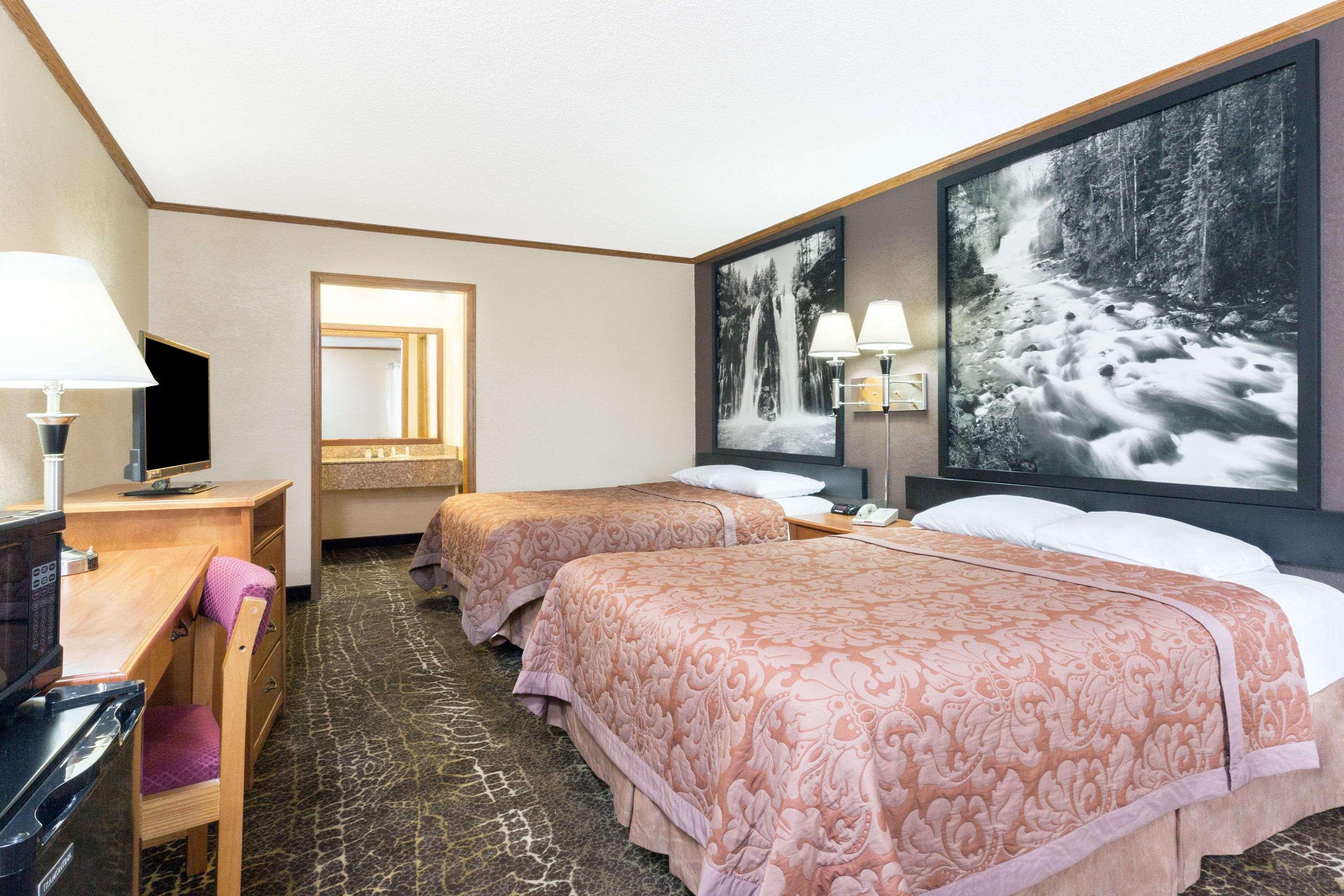 Super 8 By Wyndham Kansas City Airport North Bagian luar foto