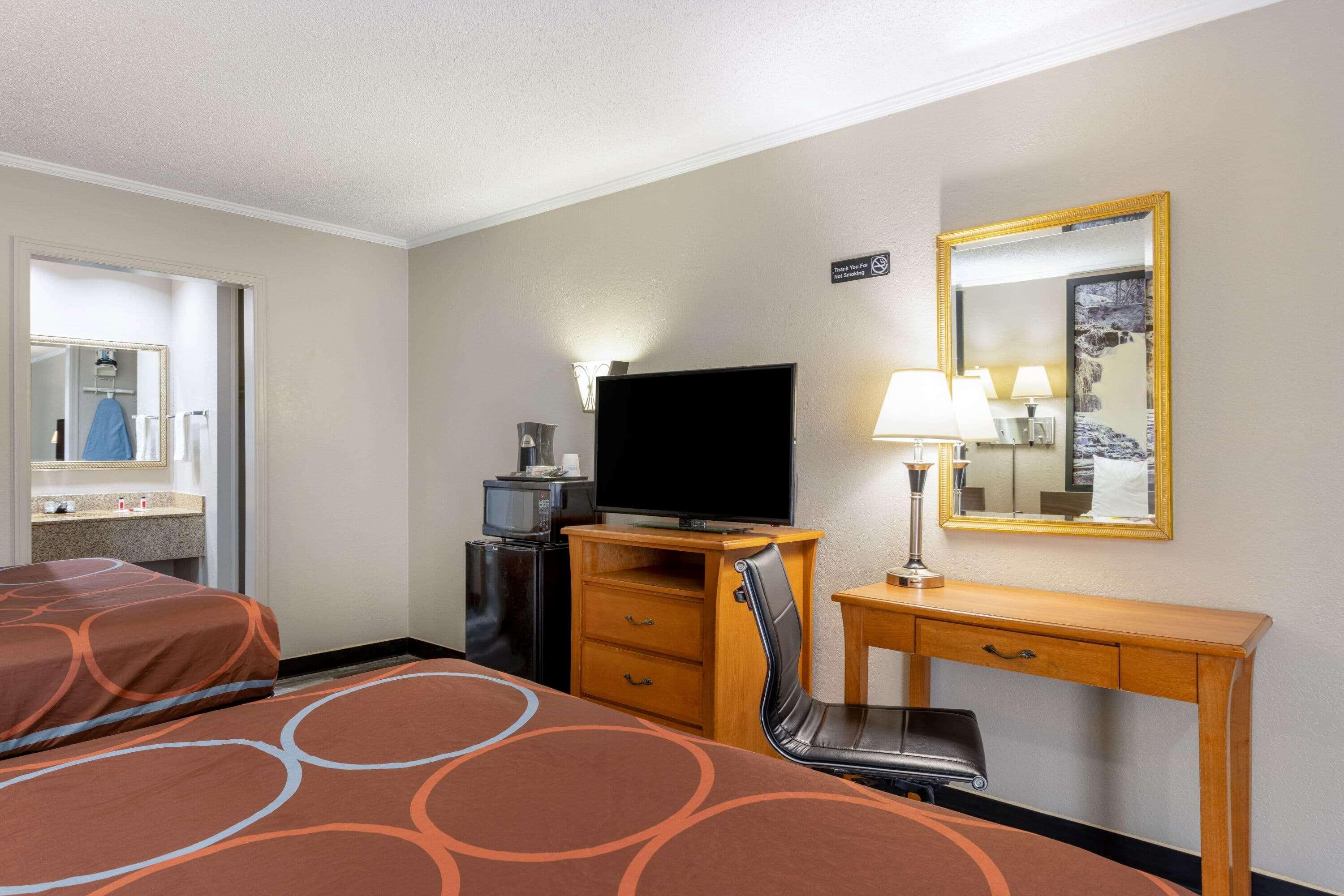 Super 8 By Wyndham Kansas City Airport North Bagian luar foto