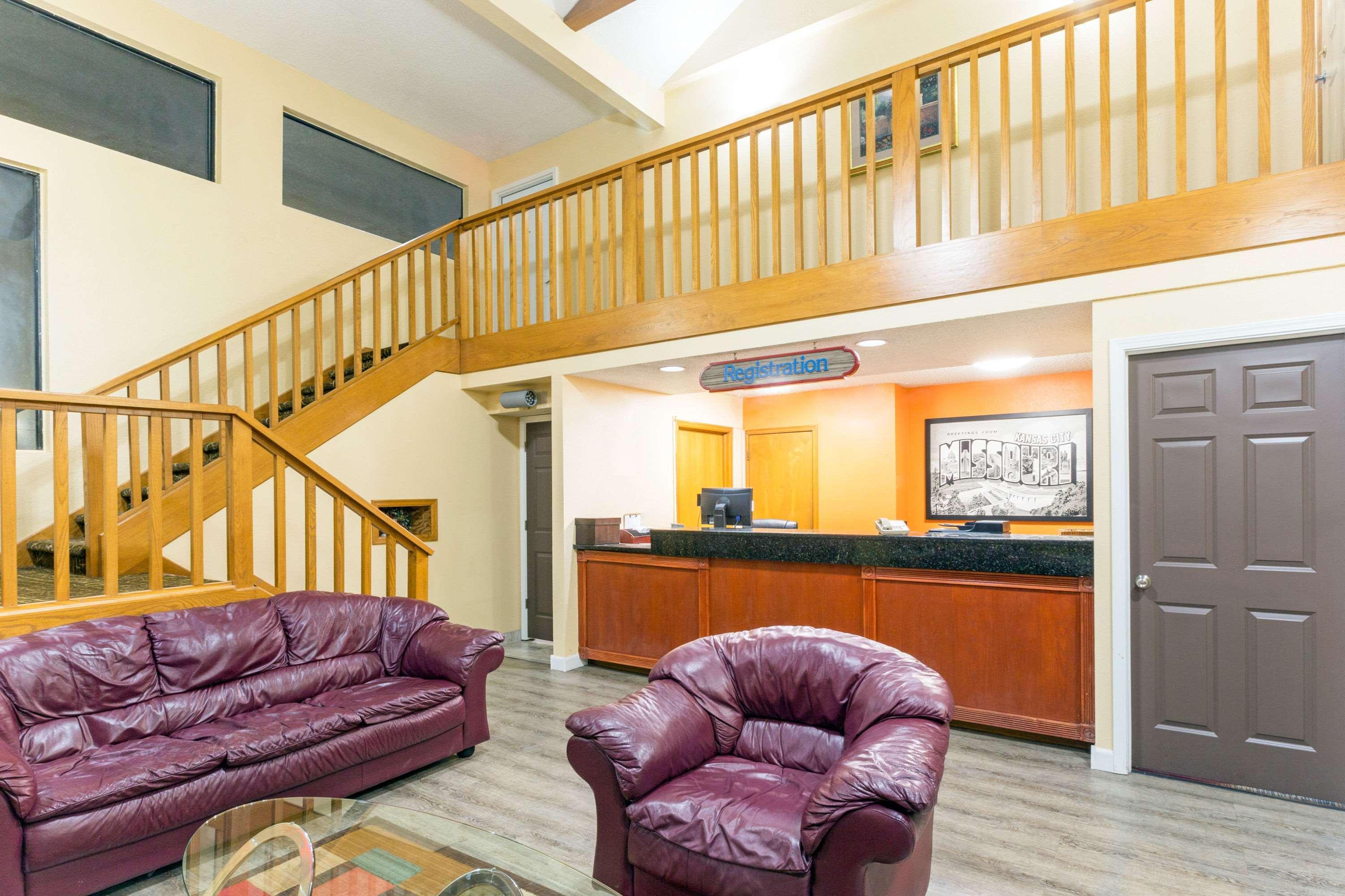 Super 8 By Wyndham Kansas City Airport North Bagian luar foto