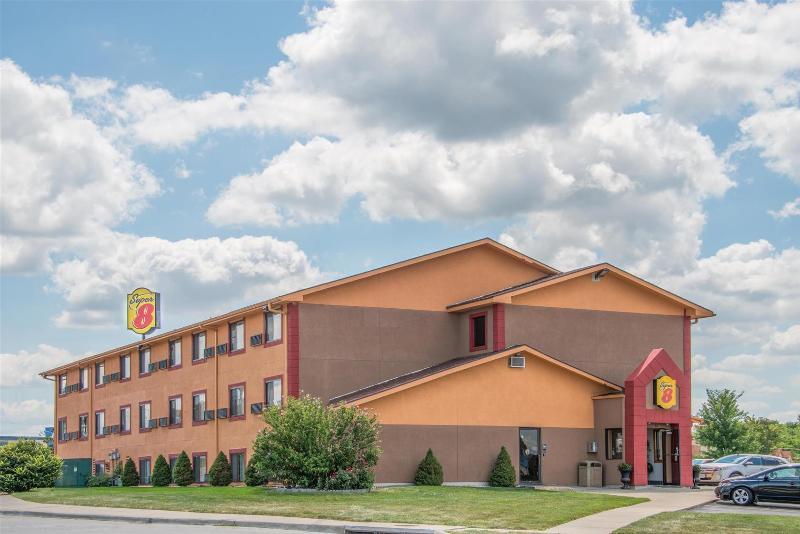 Super 8 By Wyndham Kansas City Airport North Bagian luar foto