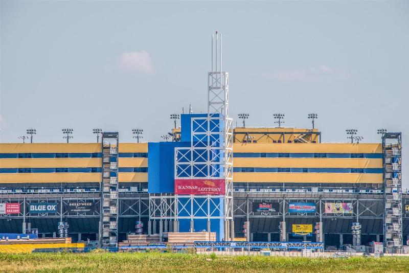 Super 8 By Wyndham Kansas City Airport North Bagian luar foto