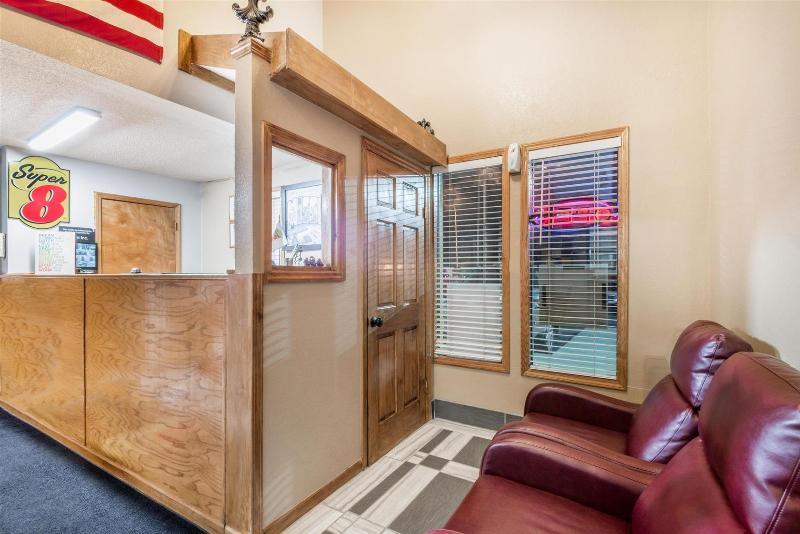 Super 8 By Wyndham Kansas City Airport North Bagian luar foto