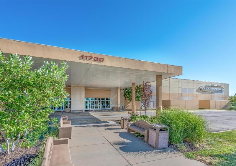Super 8 By Wyndham Kansas City Airport North Bagian luar foto